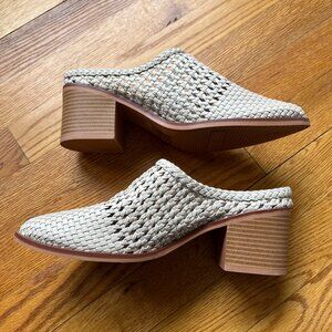 NEW Time and Tru women's woven block heel mules